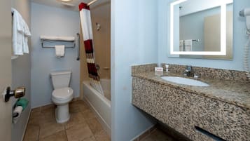 Articles de toilette (gratuits), séchoir à cheveux, serviettes fournies
