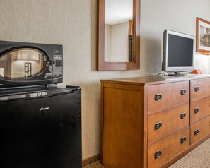 Standard Room, 2 Queen Beds, Non Smoking | Iron/ironing board, free cribs/infant beds, free WiFi, bed sheets