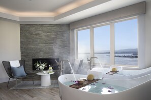 Couples treatment room(s), body treatments, hydrotherapy, aromatherapy