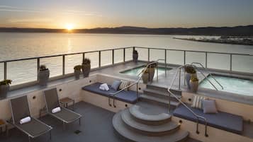 Couples treatment rooms, body treatments, hydrotherapy, aromatherapy