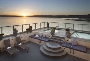 Couples treatment rooms, body treatments, hydrotherapy, aromatherapy