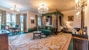 Standard Suite | Premium bedding, individually decorated, individually furnished, desk