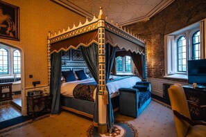 スイート (Catherine of Aragon Tower) | 高級寝具、客室ごとに異なる装飾、客室ごとに異なるインテリア、デスク