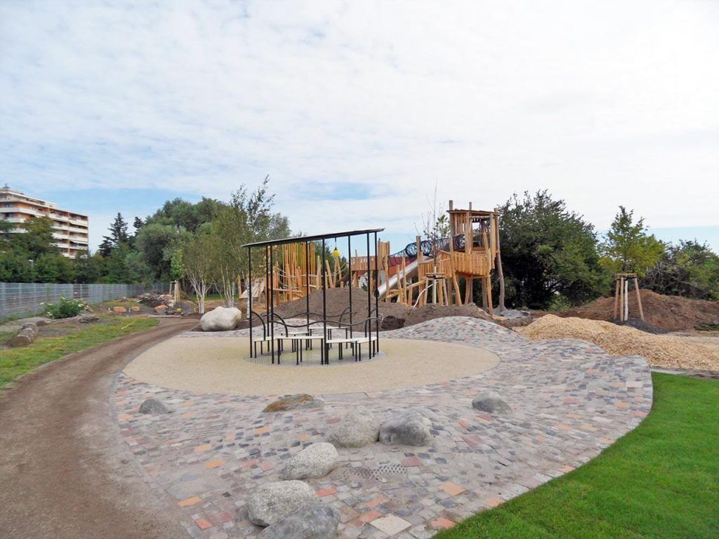 Area giochi per bambini (all'aperto)