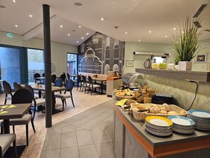 Daily buffet breakfast (EUR 18 per person)