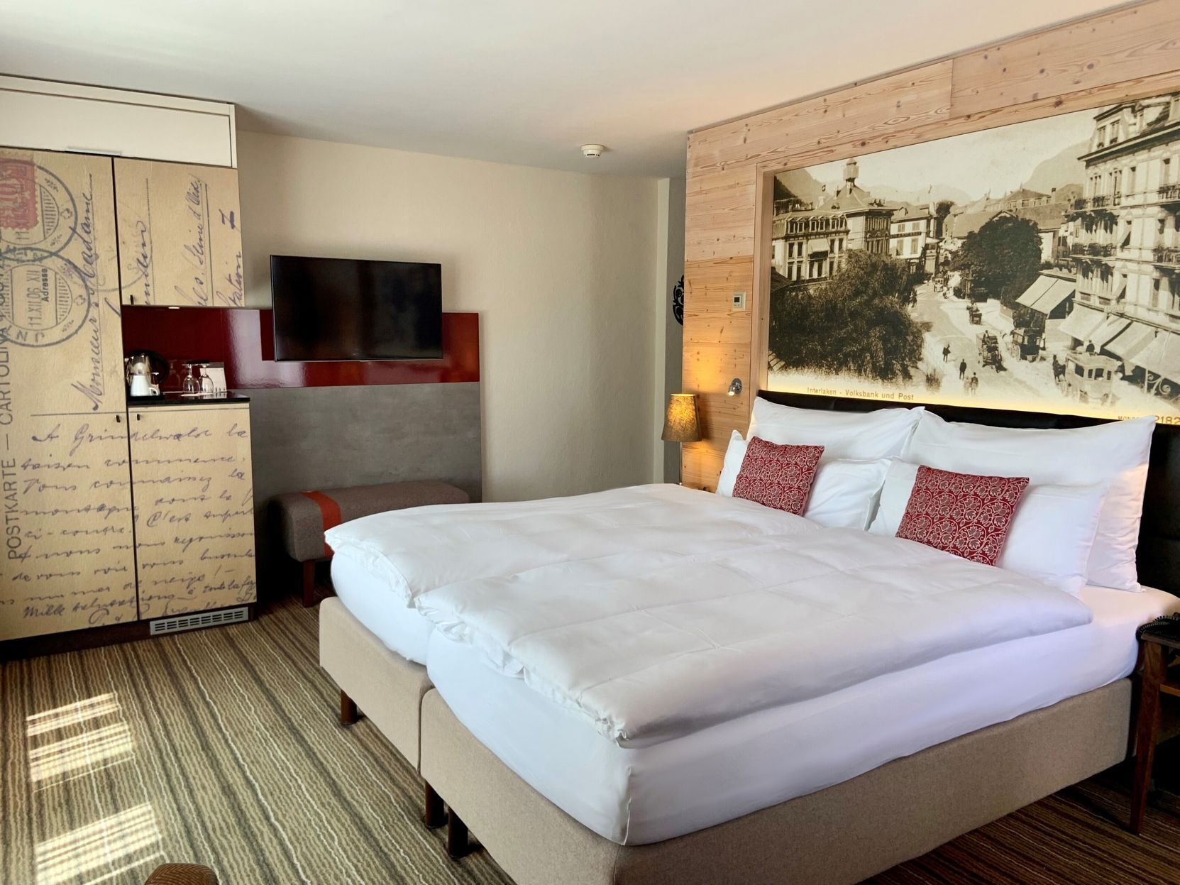 Hypo-allergenic bedding, in-room safe, desk, laptop workspace