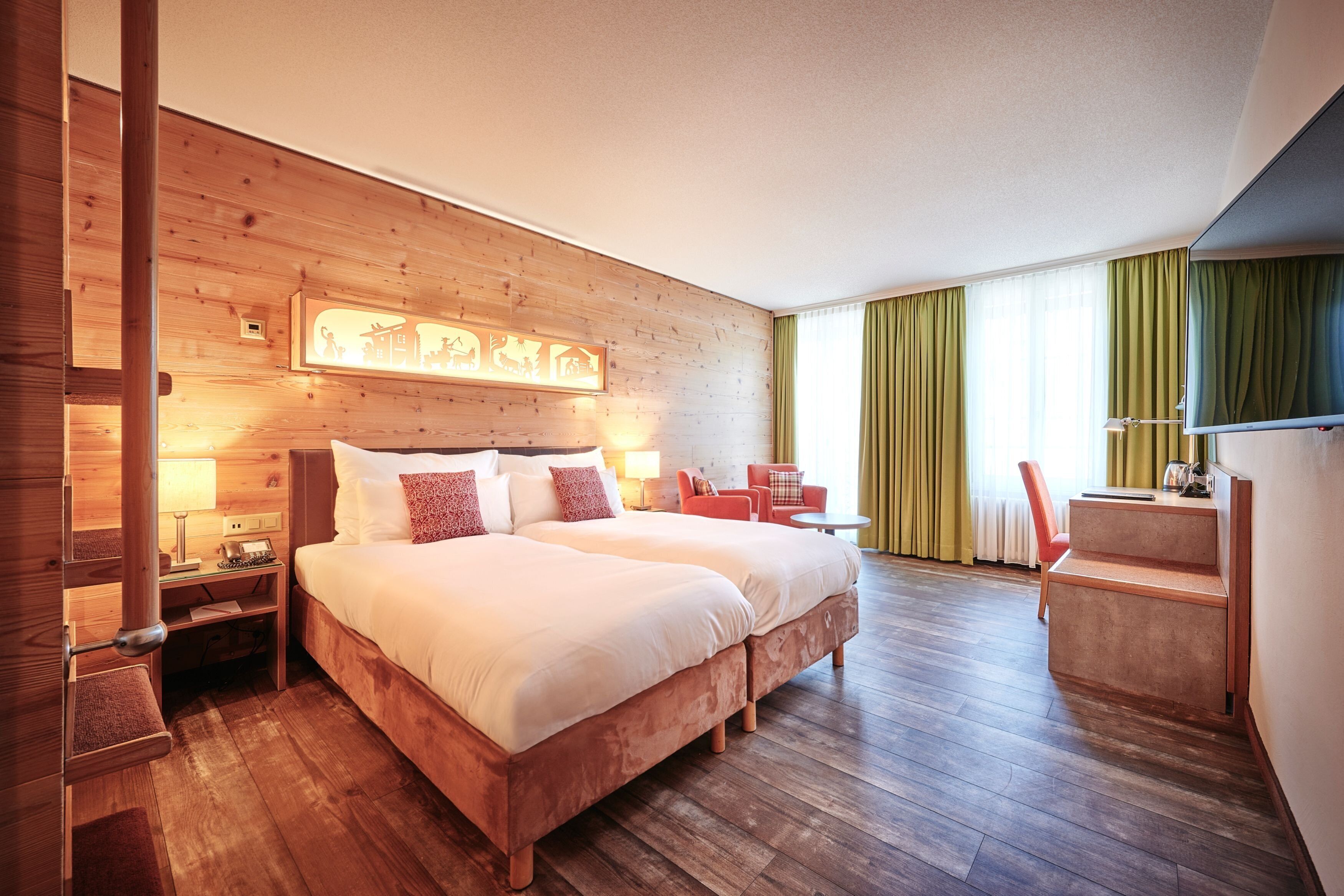 Hypo-allergenic bedding, in-room safe, desk, laptop workspace