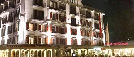 Façade de l’hébergement - soirée/nuit