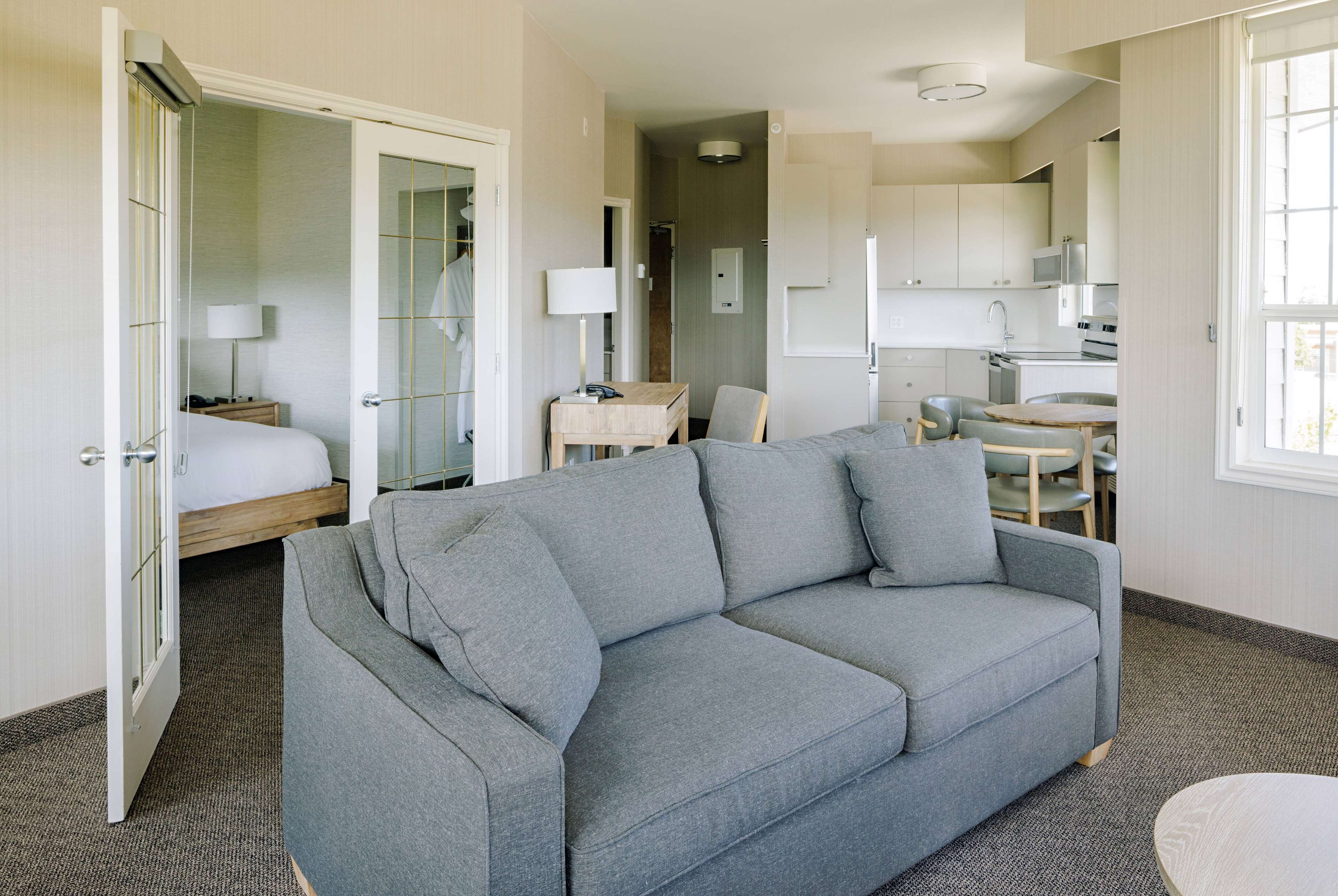 Suite, 1 soverom, fjellutsikt, hjørnerom (1 Queen Bed) | Sengetøy av topp kvalitet, dundyner og senger med overmadrass