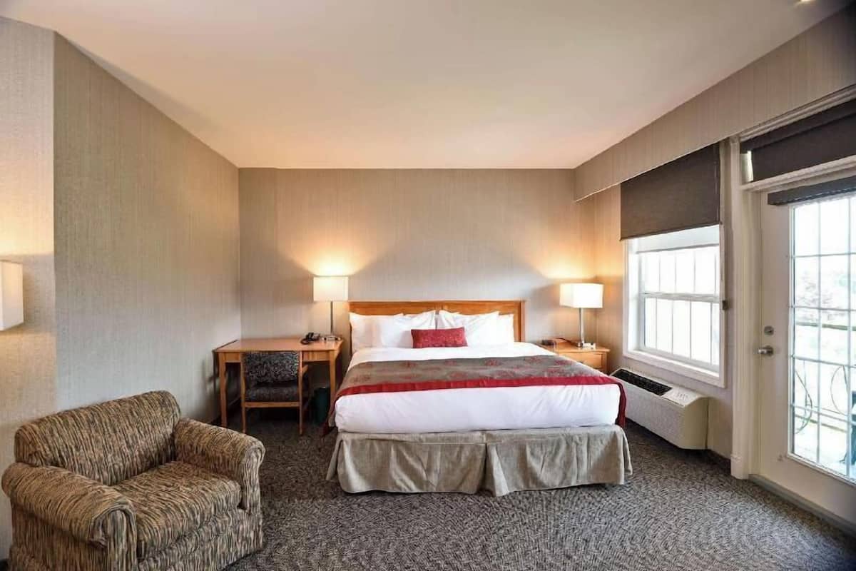 Ylelliset vuodevaatteet, untuvapeitot, pillowtop-patjalliset sängyt