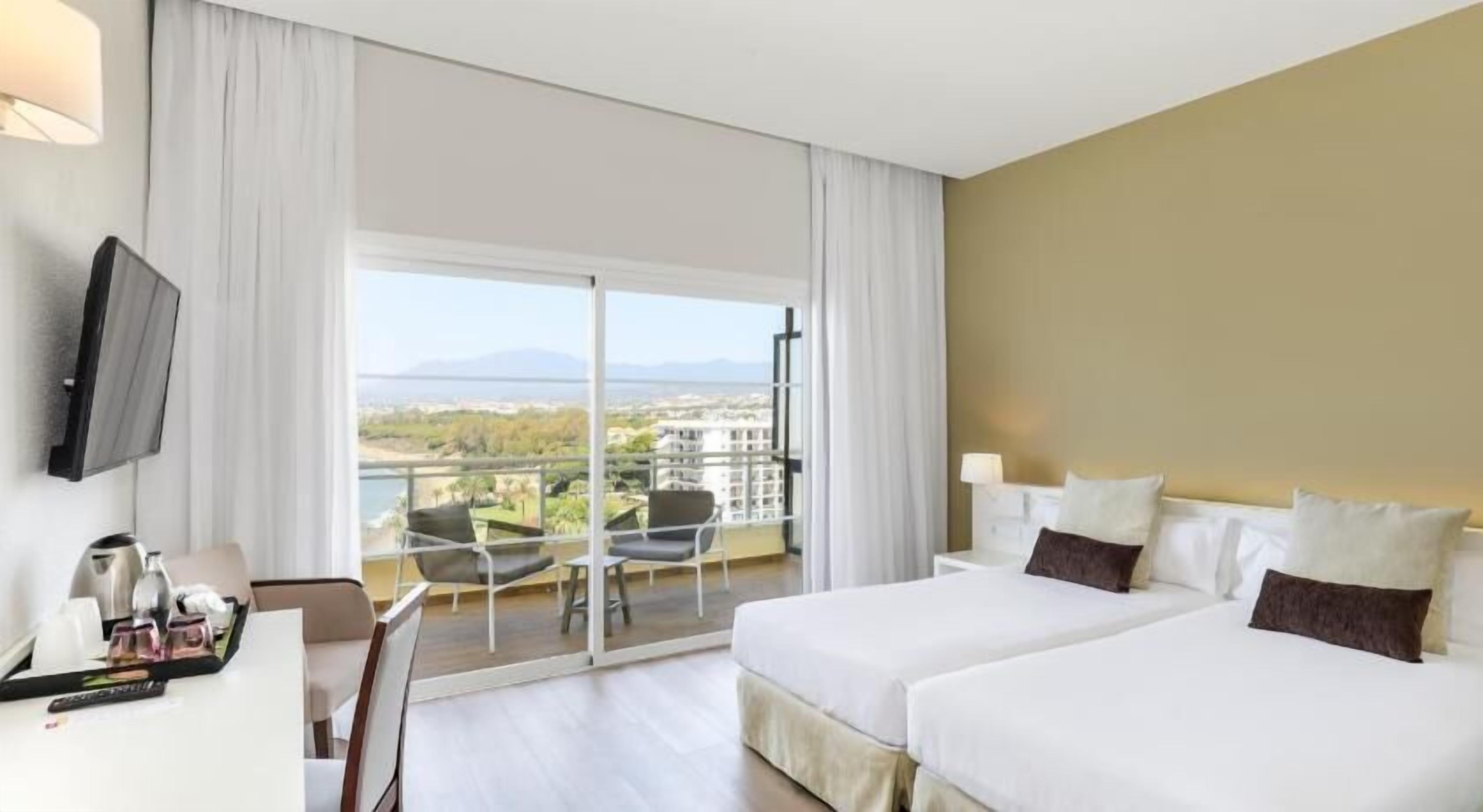 Bureau, fer et planche à repasser, Wi-Fi gratuit, draps fournis