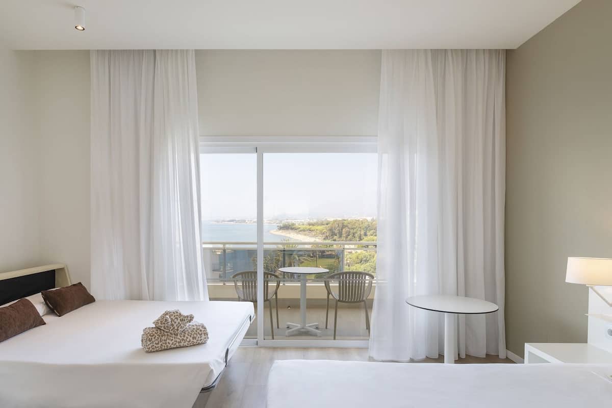 Schreibtisch, Bügeleisen/Bügelbrett, kostenloses WLAN, Bettwäsche