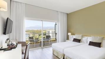 Minibar, bureau, fer et planche Ă repasser, Wi-Fi gratuit