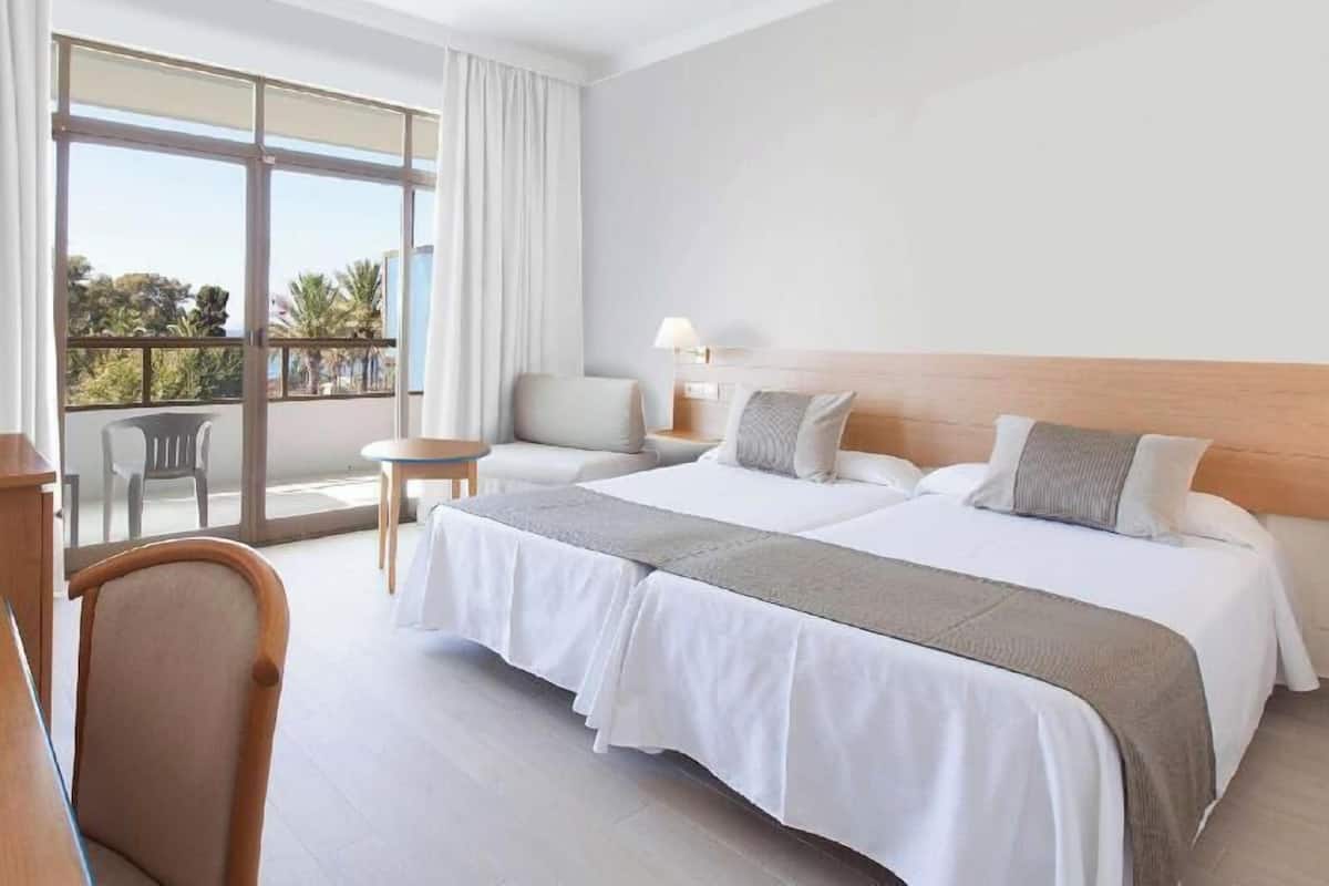 Schreibtisch, Bügeleisen/Bügelbrett, kostenloses WLAN, Bettwäsche