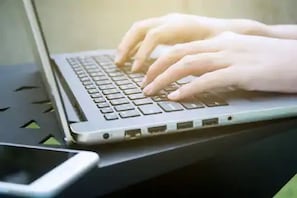 Schreibtisch, Verdunkelungsvorhänge, kostenloses WLAN, Bettwäsche