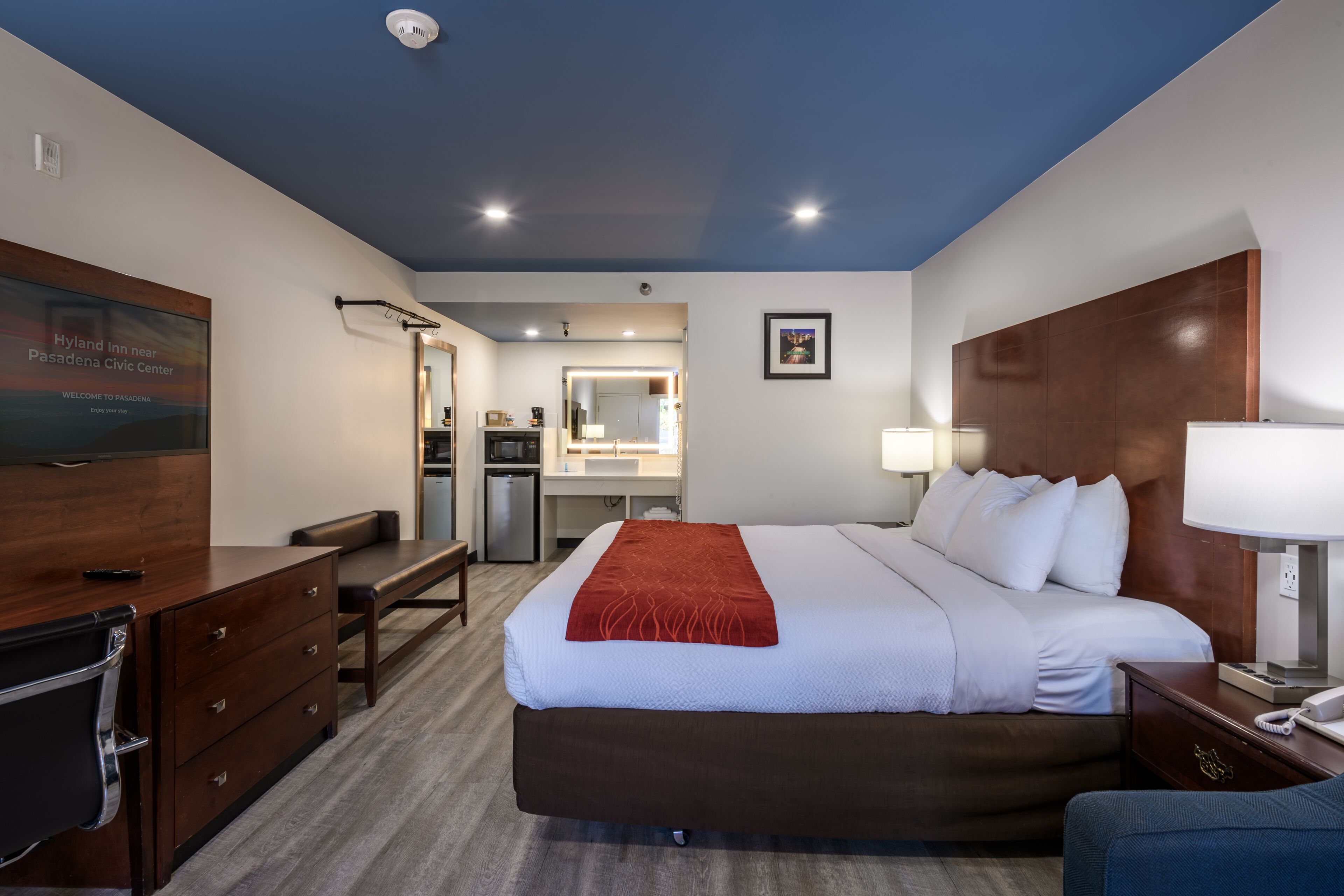 down duvets, in-room safe, desk, iron/ironing board