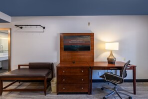 Down duvets, in-room safe, desk, iron/ironing board