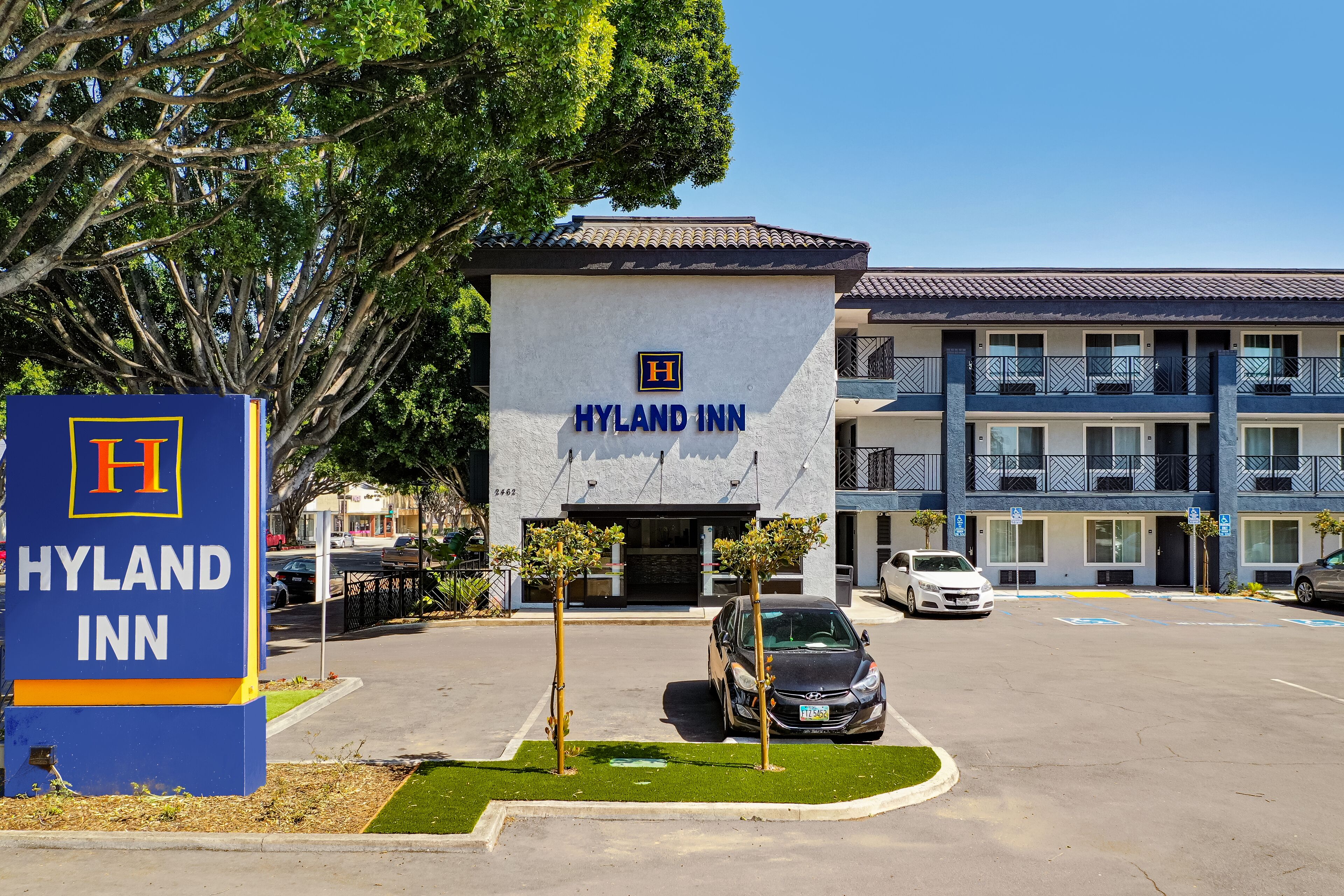 Vista frontal de la propiedad