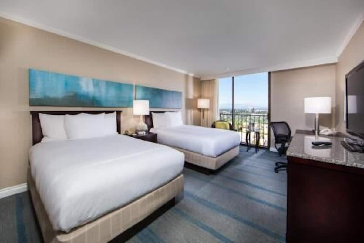 Premium bedding, pillowtop beds, in-room safe, desk