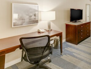 Premium bedding, pillowtop beds, in-room safe, desk - Hilton Irvine/Orange County Airport (Irvine)