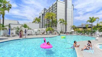 Outdoor pool, pool loungers