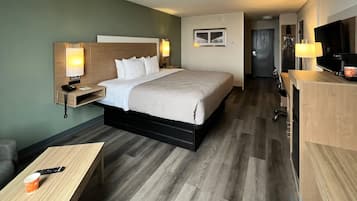 Ropa de cama de alta calidad, escritorio y cortinas blackout