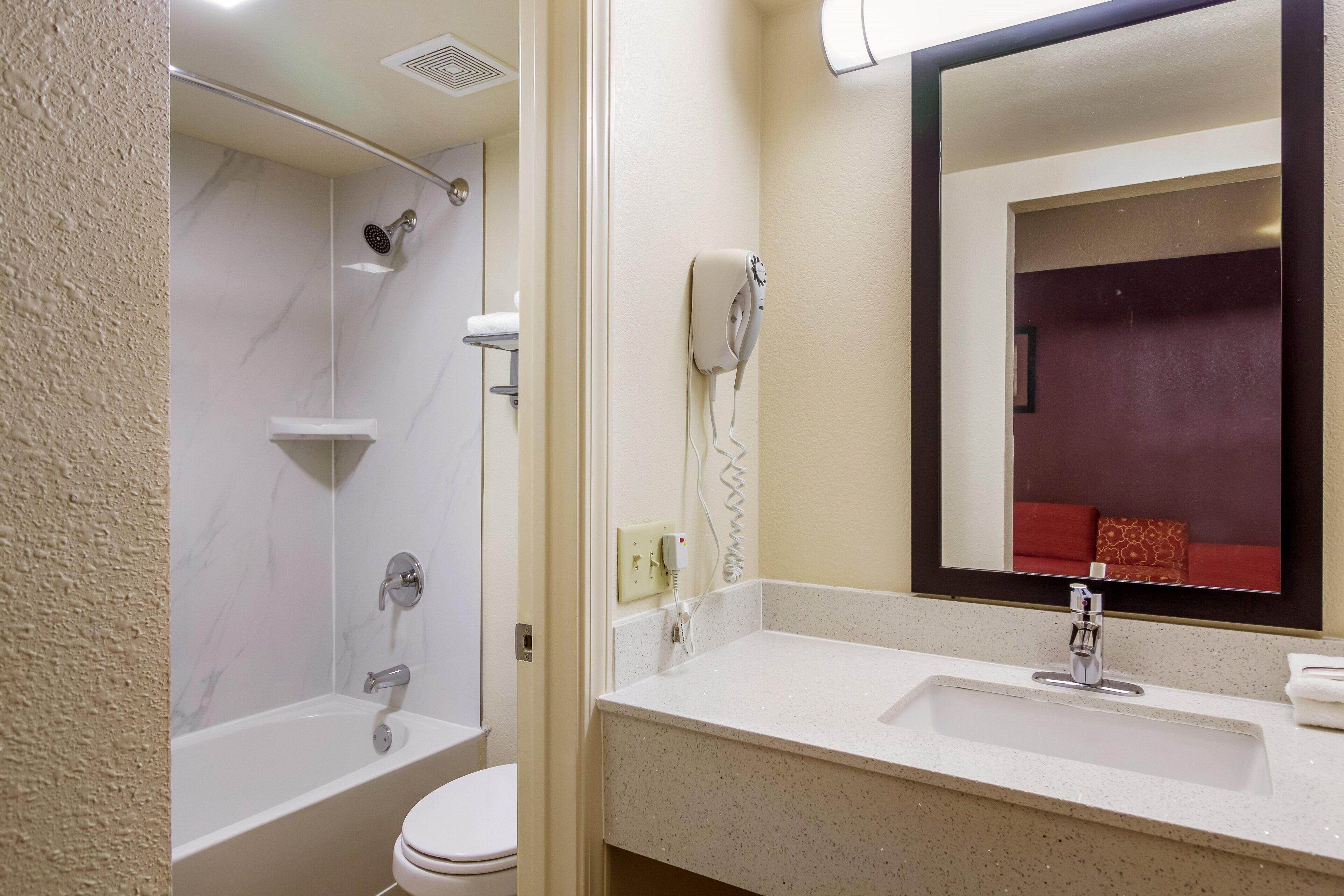 Photo - Red Roof Inn Houston East I-10