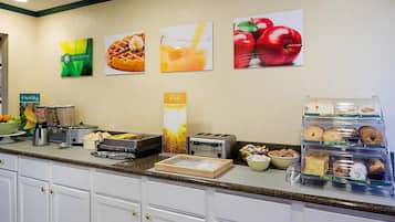 Free daily continental breakfast