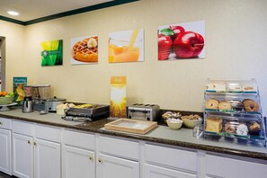 Free daily continental breakfast - Quality Inn Princeton (Princeton)