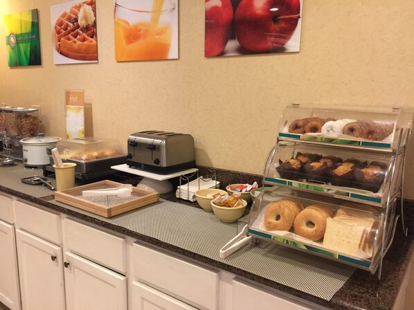 Desayuno continental incluido todos los días 