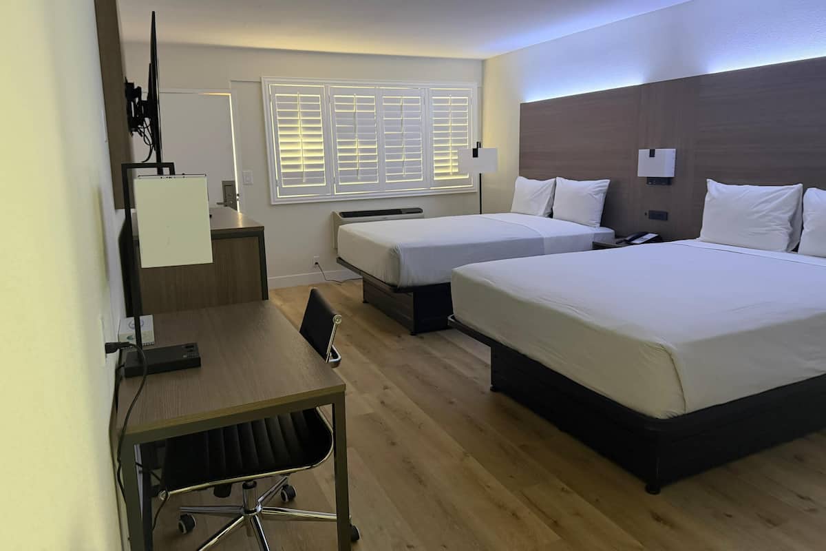 Verduisterende gordijnen, een strijkplank/strijkijzer, gratis wifi