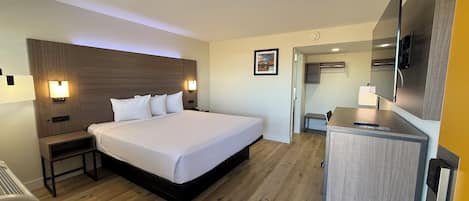 Room, 1 King Bed, Non Smoking | Blackout curtains, iron/ironing board, free WiFi, bed sheets