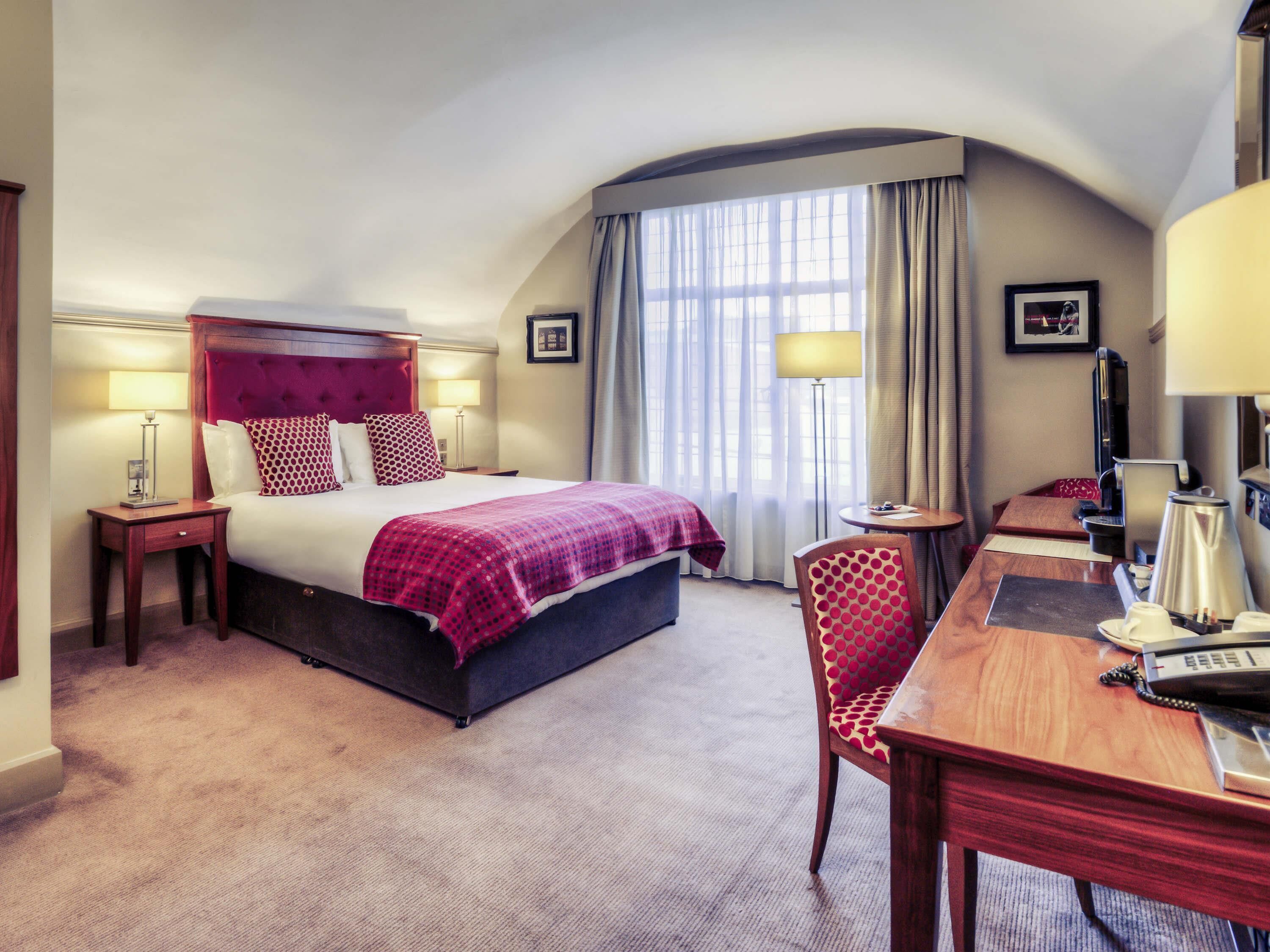 Privilege, Twin Room, 1 Double Bed | Hypo-allergenic bedding, minibar, in-room safe, desk
