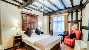 Habitación clásica con 2 camas individuales, 1 cama doble