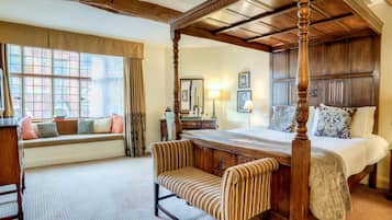 Privilege, Twin Room, 1 Double Bed | Hypo-allergenic bedding, minibar, in-room safe, desk