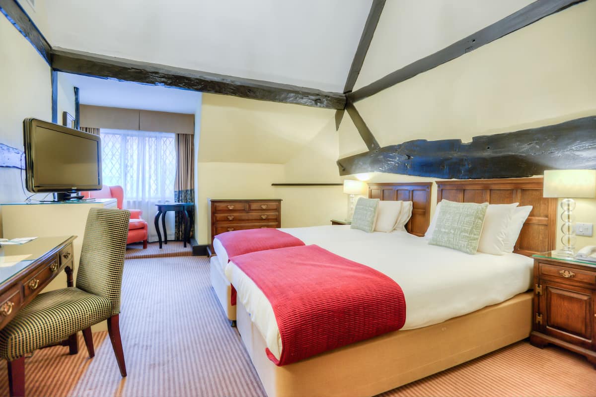 經典客房, 2 張單人床 | 低過敏寢具、迷你吧、客房內保險箱、書桌