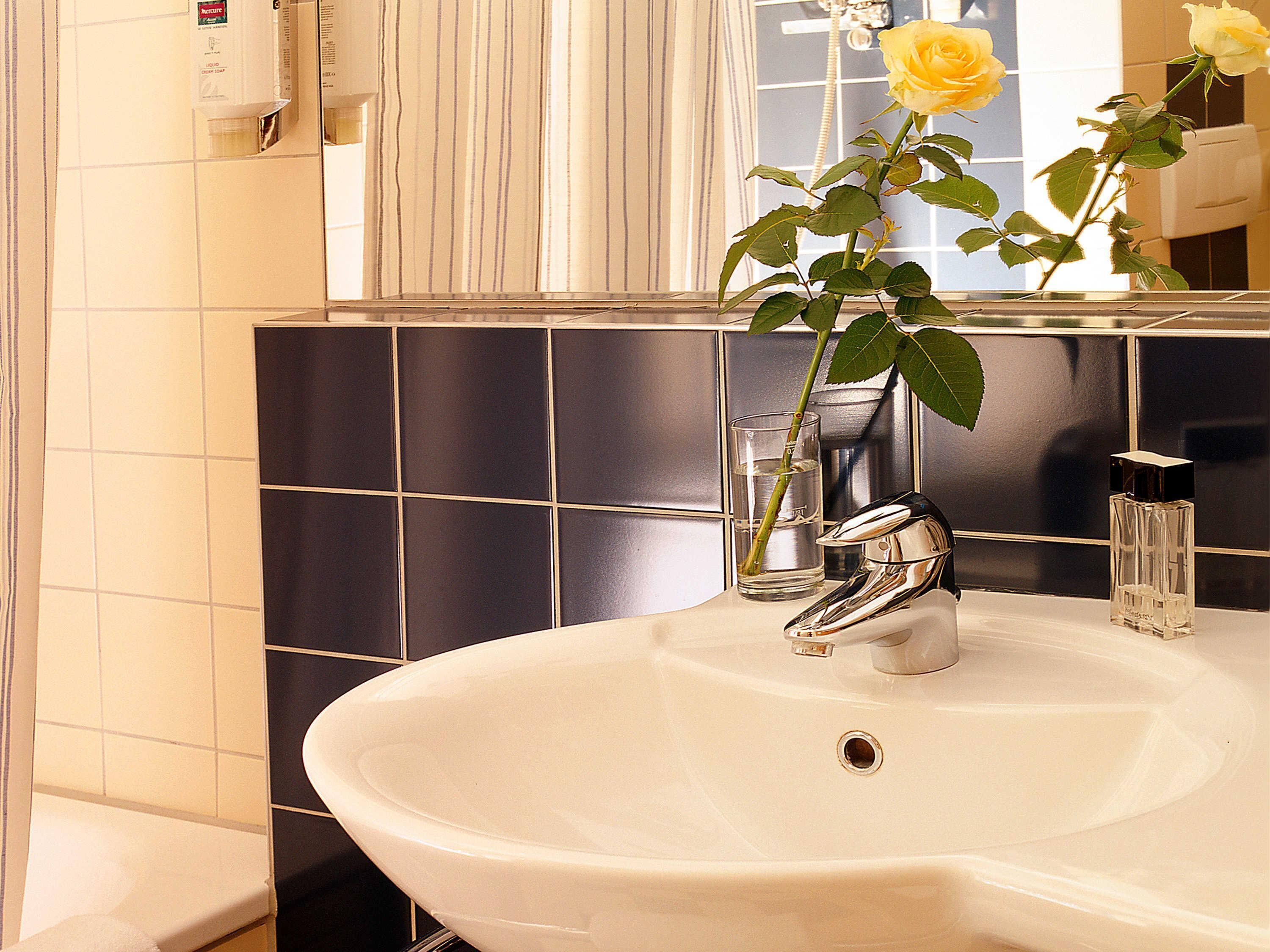 hypo-allergenic bedding, in-room safe, desk, laptop workspace