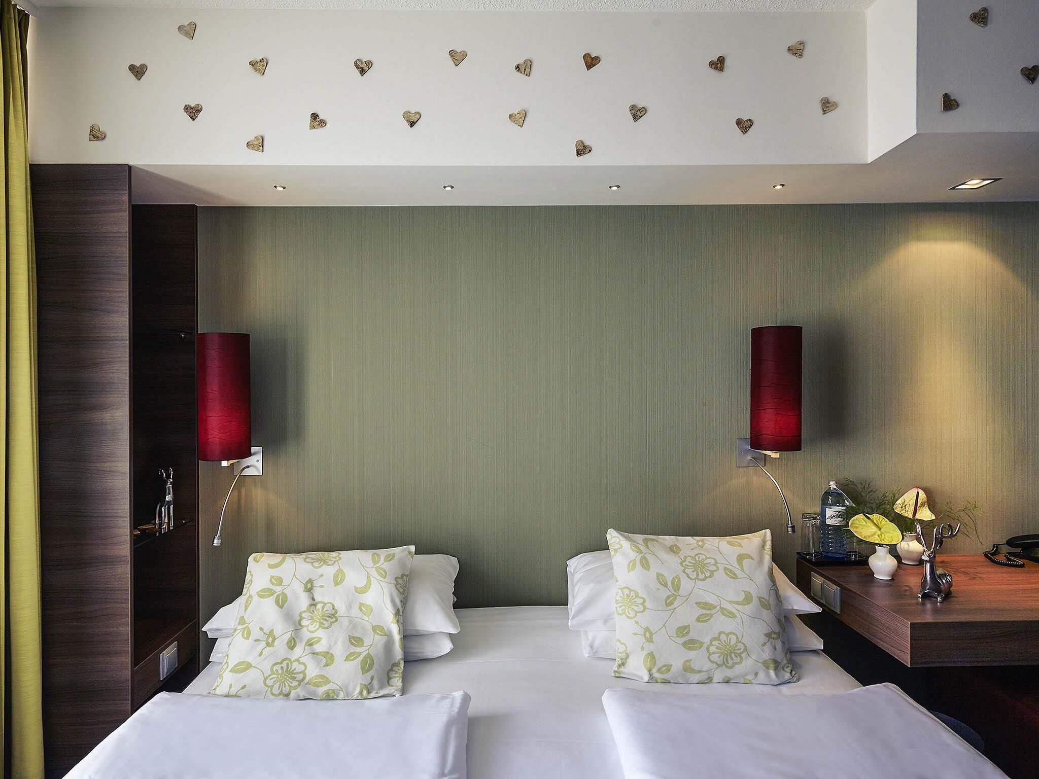 hypo-allergenic bedding, in-room safe, desk, laptop workspace