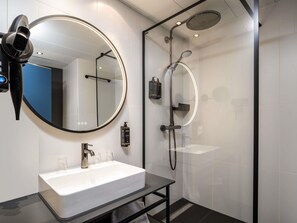 Hypo-allergenic bedding, in-room safe, desk, laptop workspace - Mercure Wien City (Vienna)