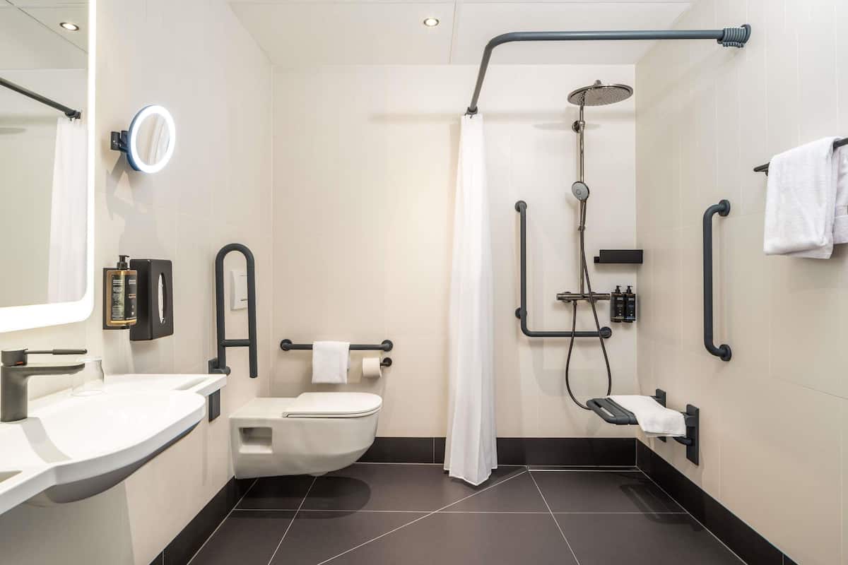 Chambre Standard, 1 lit double, accessible aux personnes à mobilité réduite