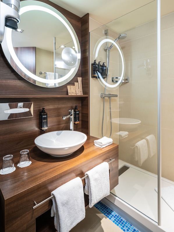Privilege, Camera, 1 letto king | Bagno | Doccia, articoli per l'igiene personale ecosostenibili, asciugacapelli