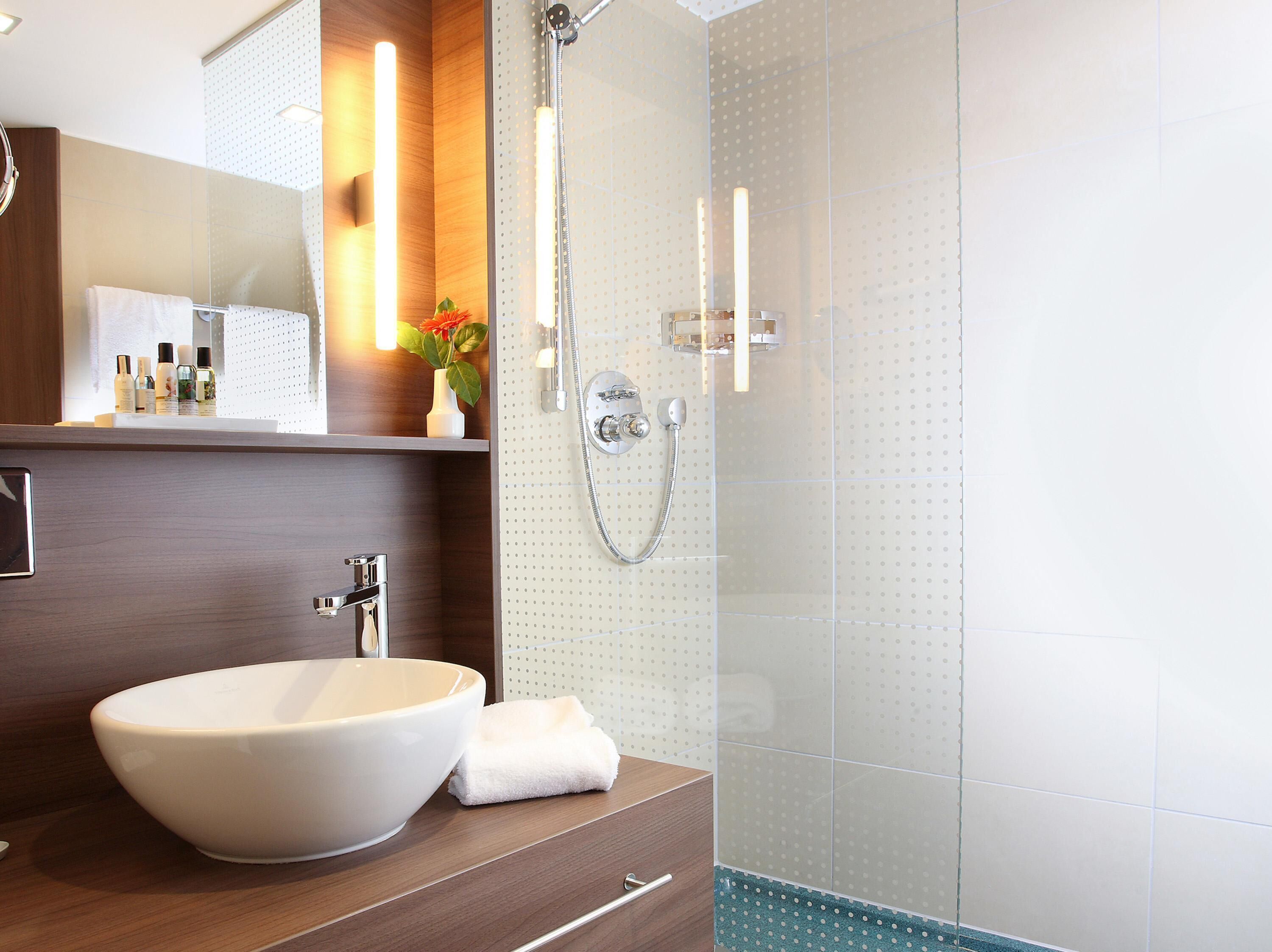 hypo-allergenic bedding, in-room safe, desk, laptop workspace