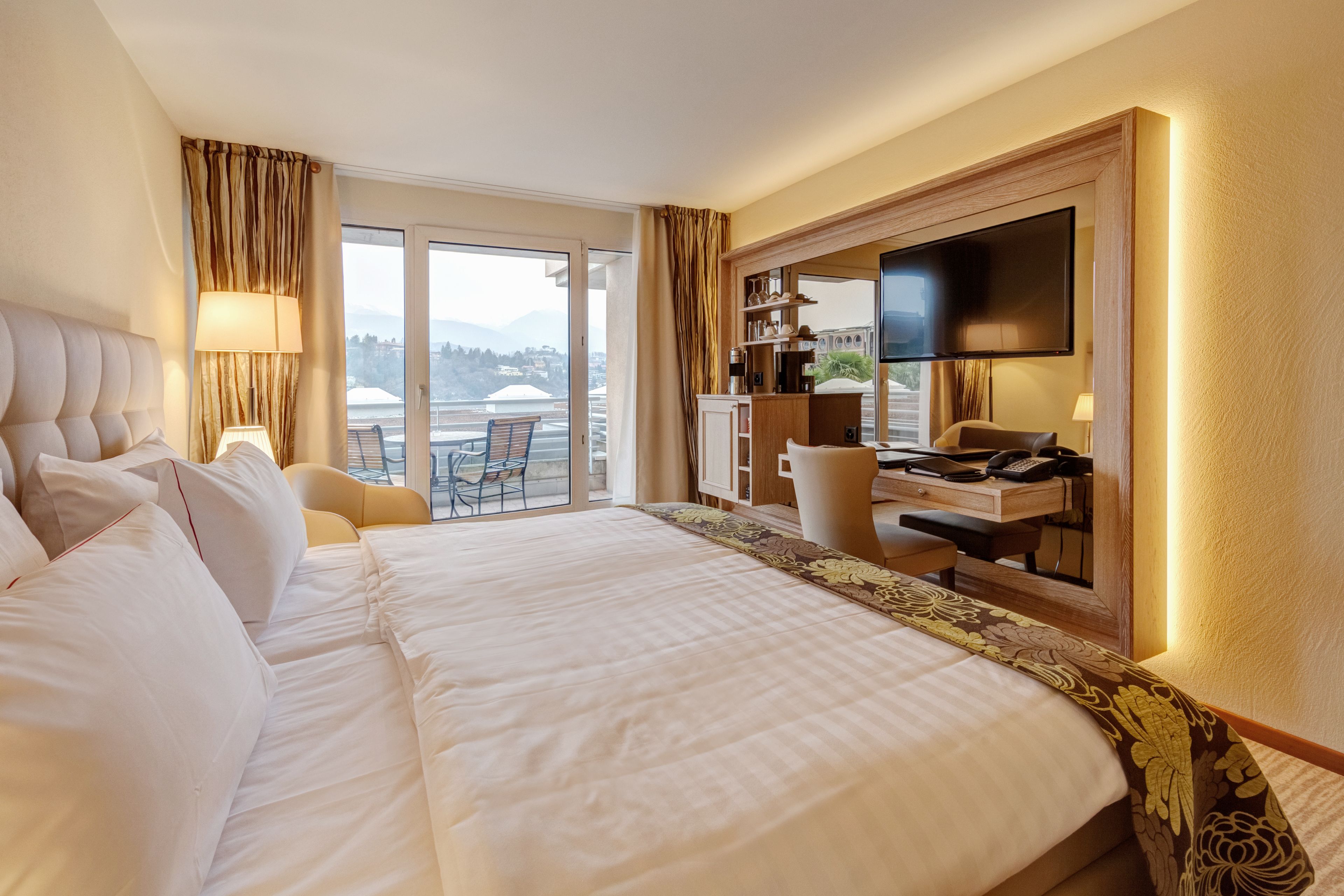 hypo-allergenic bedding, in-room safe, desk, iron/ironing board