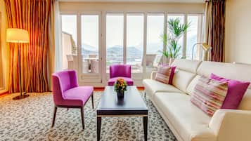 Penthouse, quang cảnh hồ | Khu phòng khách | TV màn hình phẳng, đầu đĩa DVD, sàn nhà có sưởi