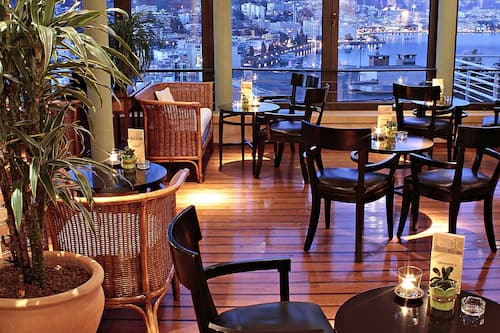 Cocktailbar, Blick auf das Meer, täglich geöffnet