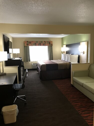 Quality Inn & Suites Benton Harbor - St. Joseph