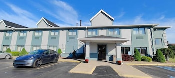 Quality Inn & Suites Benton Harbor - St. Joseph