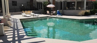 Travelodge by Wyndham Phoenix North