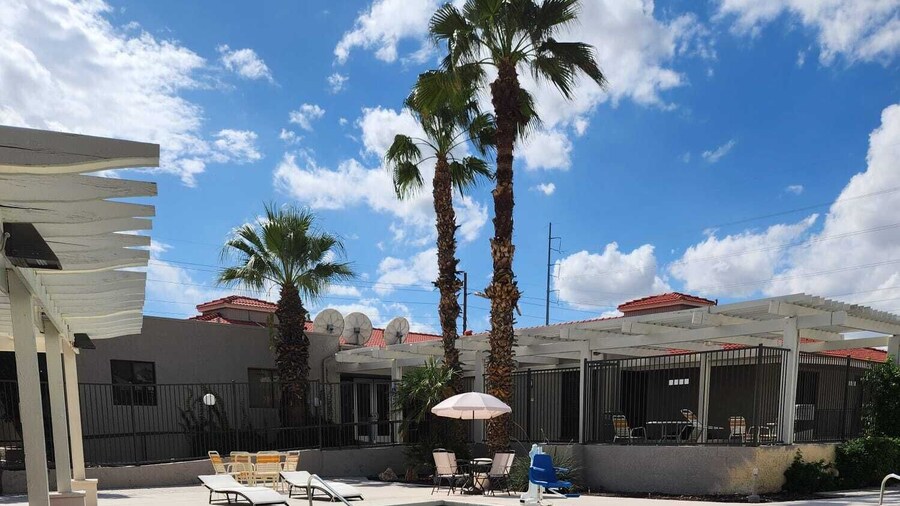 Travelodge by Wyndham Phoenix North