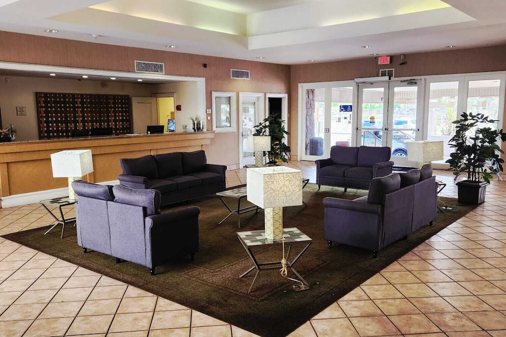 Travelodge by Wyndham Phoenix North